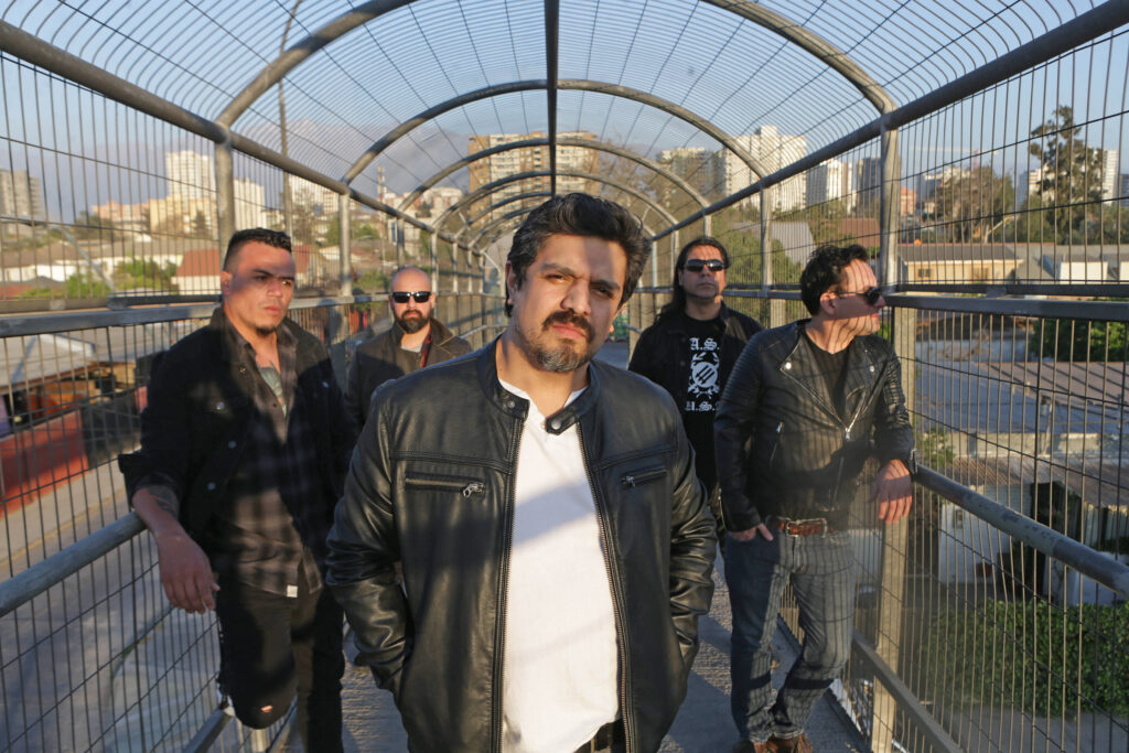 BANDA-REVOLVER05-1024x683.jpg